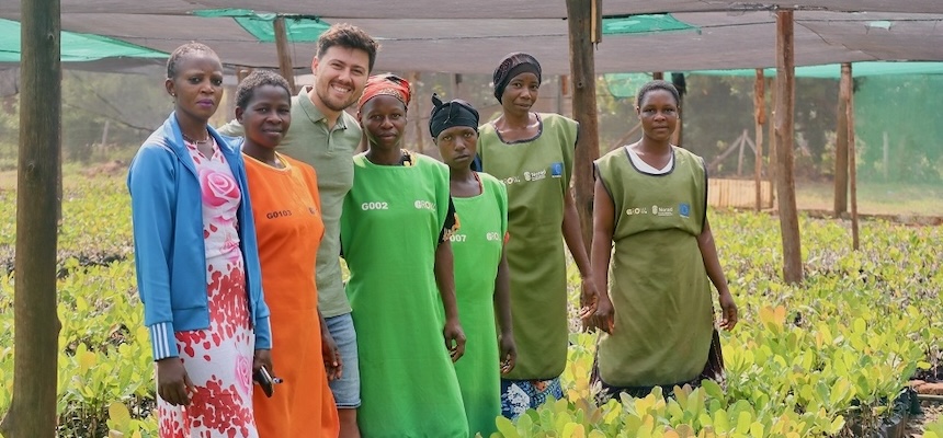 Dominik Píchal, recolta de keși în Africa.