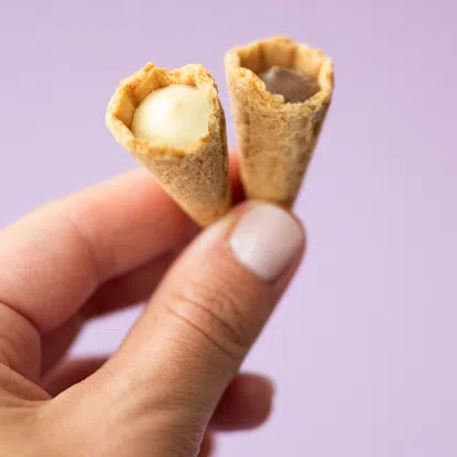 Mini cornete cu caramel sărat